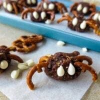 halloween pretzel spider snack for kids