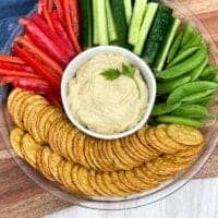 hummus wreath with veggies
