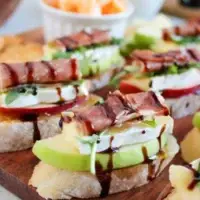 Apple Brie Crostini